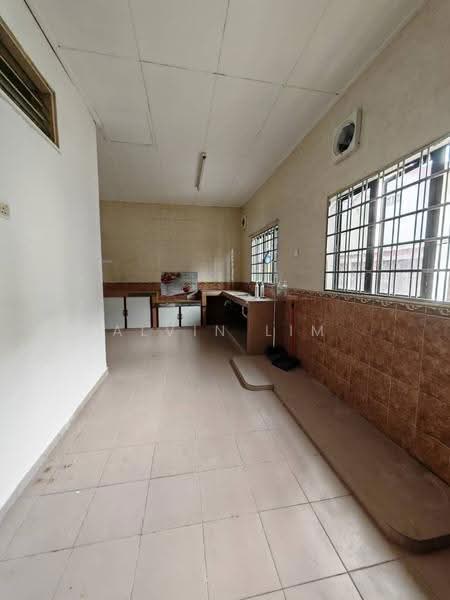 Rumah Teres 1-Tingkat untuk Disewa di Bandar Putra Kulai (Kulai) - Alvin Lim - Kitchen - PropertyGuru.com.my
