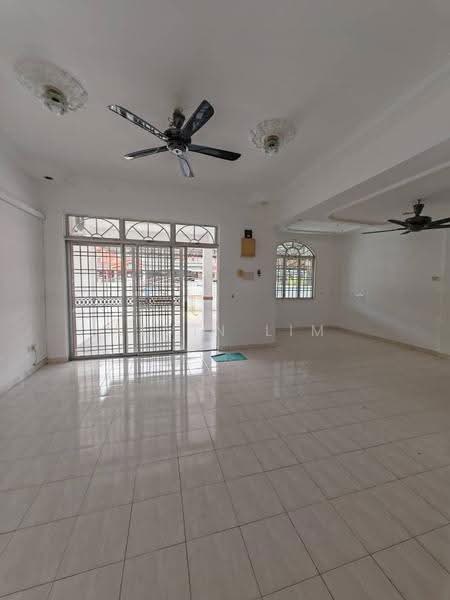 Rumah Teres 1-Tingkat untuk Disewa di Bandar Putra Kulai (Kulai) - Alvin Lim - Living Room - PropertyGuru.com.my