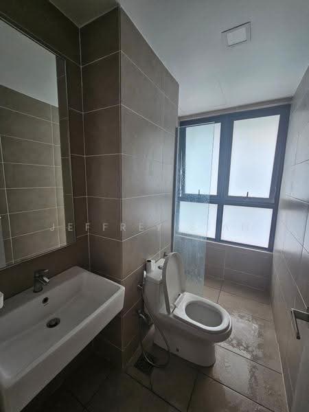 Kediaman Servis untuk Dijual di D'sara Sentral - Jeffrey Siah - Bathroom - PropertyGuru.com.my