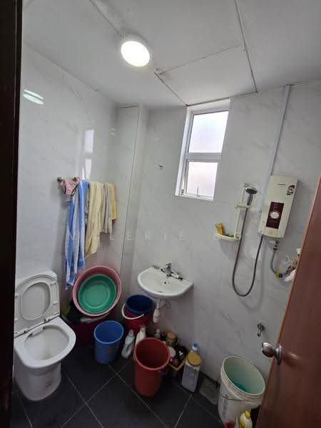 Rumah Teres 2-Tingkat untuk Dijual di Taman Bukit Maluri (Kepong) - Valerie Ng - Bathroom - PropertyGuru.com.my