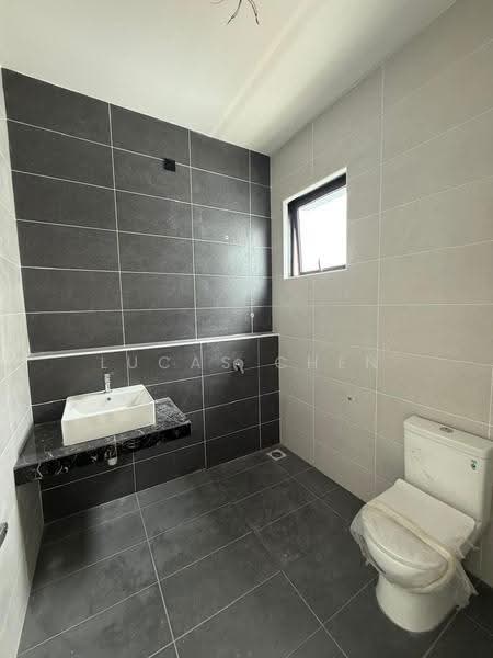 Rumah Berkembar untuk Dijual di New Pasir Puteh (Ipoh) - Lucas Chen - Bathroom - PropertyGuru.com.my