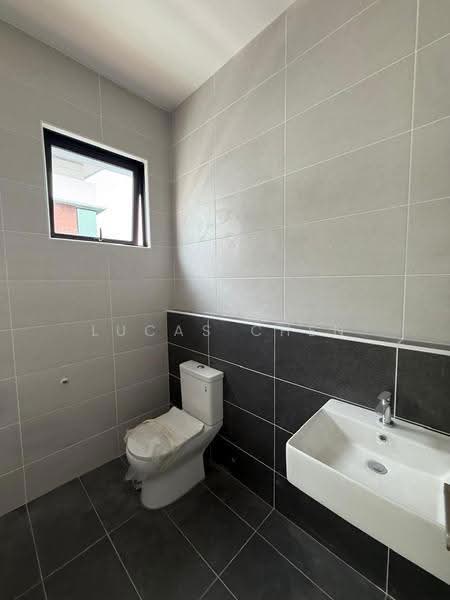Rumah Berkembar untuk Dijual di New Pasir Puteh (Ipoh) - Lucas Chen - Bathroom - PropertyGuru.com.my