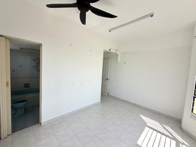 Kondominium untuk Dijual di Halaman Pulau Tikus - Jeff Tan - Bathroom - PropertyGuru.com.my