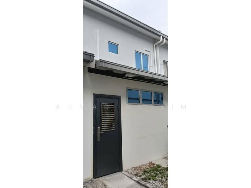 Rumah Teres untuk Disewa di Banting (Selangor) - Ahmad Muslim - Exterior - PropertyGuru.com.my