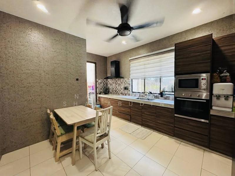 Semi-Detached House for Sale in Denai Alam (Shah Alam) - Nahathir Shahabudin - Kitchen - PropertyGuru.com.my