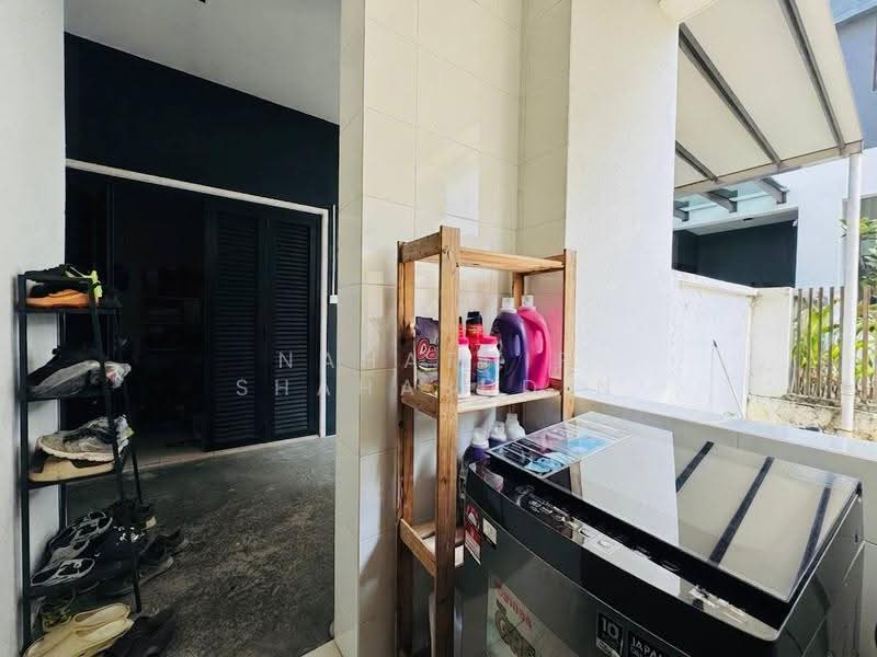 Semi-Detached House for Sale in Denai Alam (Shah Alam) - Nahathir Shahabudin - Laundry - PropertyGuru.com.my