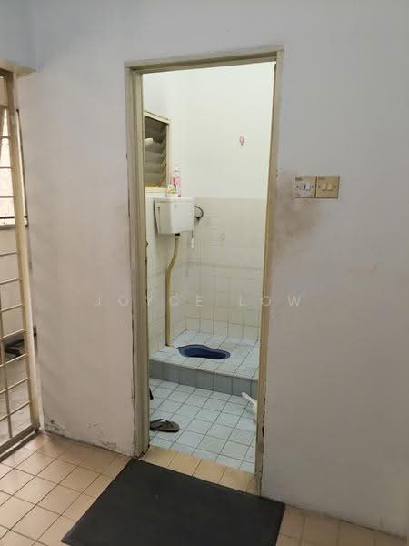 Terraced House for Sale in Taman Wangsa Permai (Kepong) - Joyce Low - Bathroom - PropertyGuru.com.my