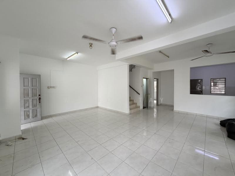 Rumah Berkembar untuk Dijual di Taman Tasik Semenyih (Semenyih) - Winson Tay - Living Room - PropertyGuru.com.my