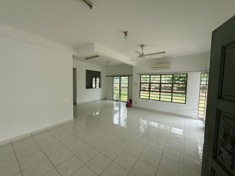 Semi-Detached House for Rent in Taman Tasik Semenyih (Semenyih) - Winson Tay - Living Room - PropertyGuru.com.my