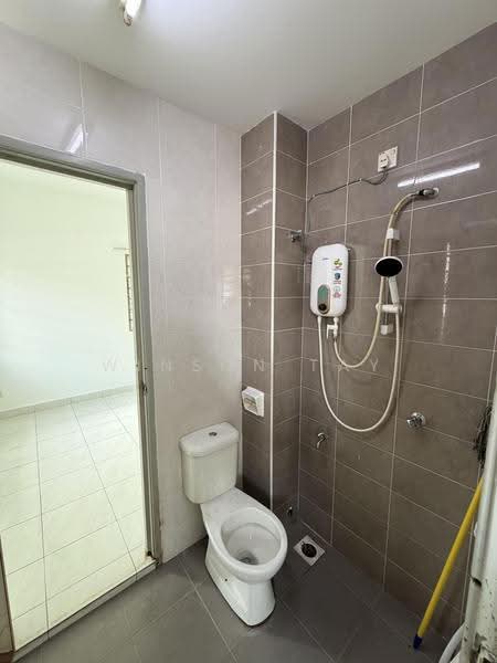 Semi-Detached House for Rent in Taman Tasik Semenyih (Semenyih) - Winson Tay - Bathroom - PropertyGuru.com.my