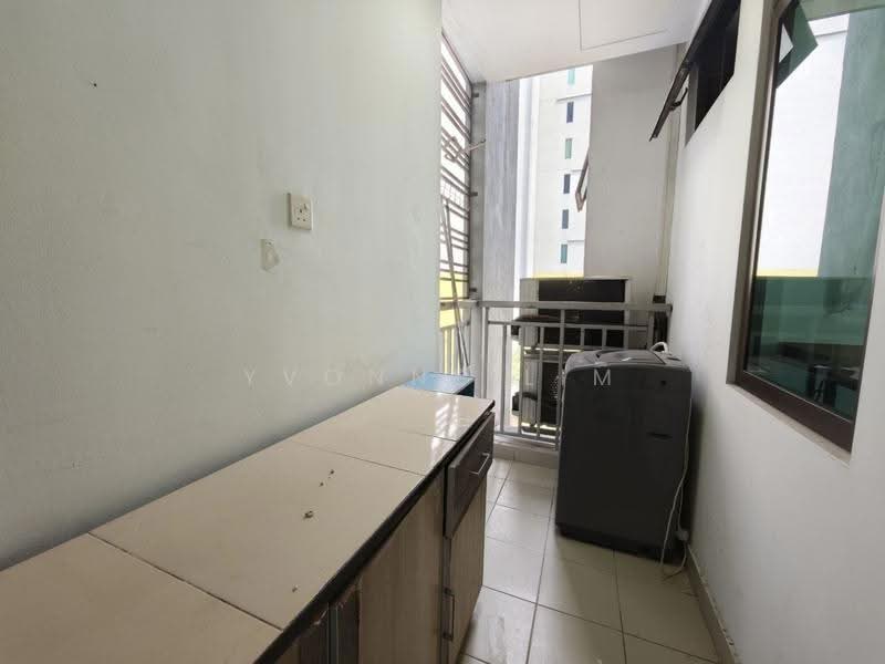 Kediaman Servis untuk Dijual di PARC Regency (Residensi Masai) - Yvonne Lim - Balcony - PropertyGuru.com.my