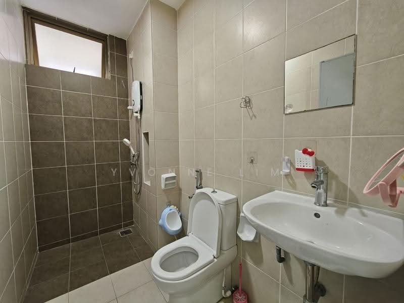 Kediaman Servis untuk Dijual di PARC Regency (Residensi Masai) - Yvonne Lim - Bathroom - PropertyGuru.com.my