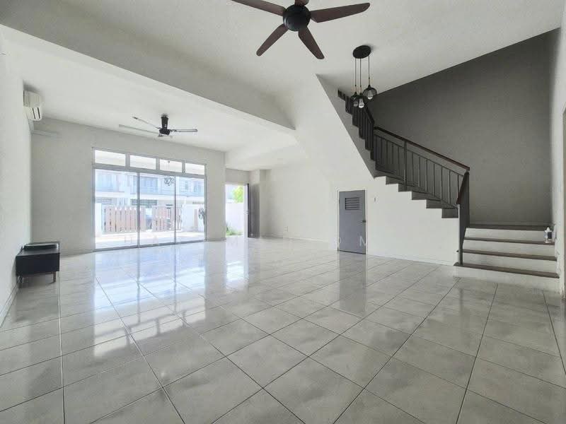 Rumah Teres 2-Tingkat untuk Dijual di Bangi (Selangor) - Hazeman Omar - Living Room - PropertyGuru.com.my