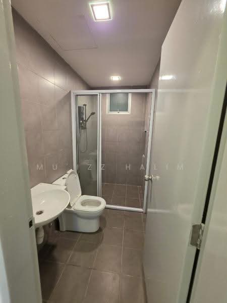 Kediaman Servis untuk Disewa di Savanna Executive Suite @ Southville City - Mu'izz Halim - Bathroom - PropertyGuru.com.my
