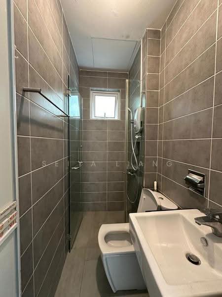 Kediaman Servis untuk Disewa di Paragon Residences @ Straits View - Seiya Liang - Bathroom - PropertyGuru.com.my
