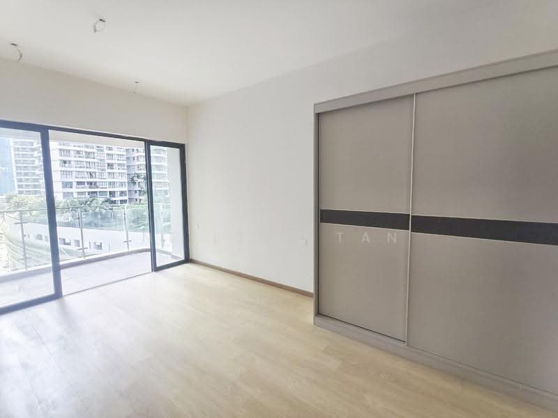 Kondominium untuk Dijual di Kings Bay @ Country Garden Danga Bay - Neilson Tan - Balcony - PropertyGuru.com.my
