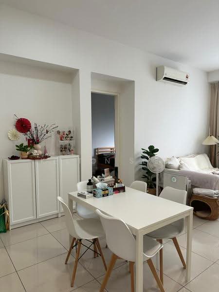 Kediaman Servis untuk Disewa di The Park Sky Residence - Kelton Seet - Living Room - PropertyGuru.com.my