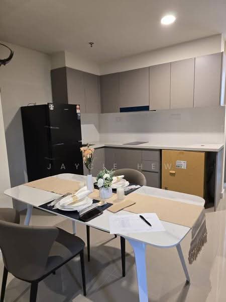 Kediaman Servis untuk Dijual di 8th & Stellar - Jaycie Hew - Kitchen - PropertyGuru.com.my