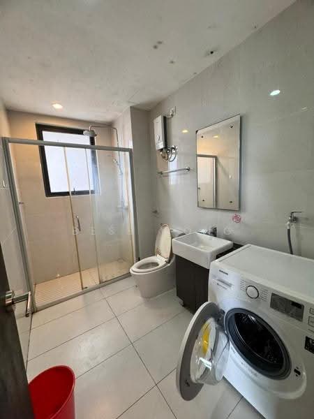 Condominium for Rent at Bay Point @ Country Garden Danga Bay - Bess Wong - Bathroom - PropertyGuru.com.my