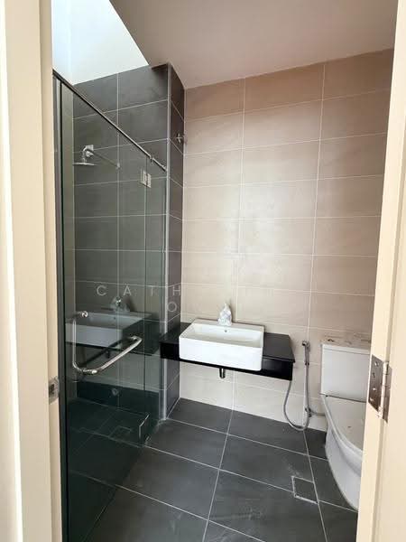 Semi-Detached House for Sale in Taman Sutera Utama (Skudai) - Catherine Ong - Bathroom - PropertyGuru.com.my