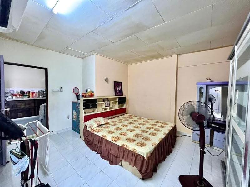 Rumah Teres 2-Tingkat untuk Dijual di Taman Flora Heights (Pasir Gudang) - Jameson Choo - Bedroom - PropertyGuru.com.my