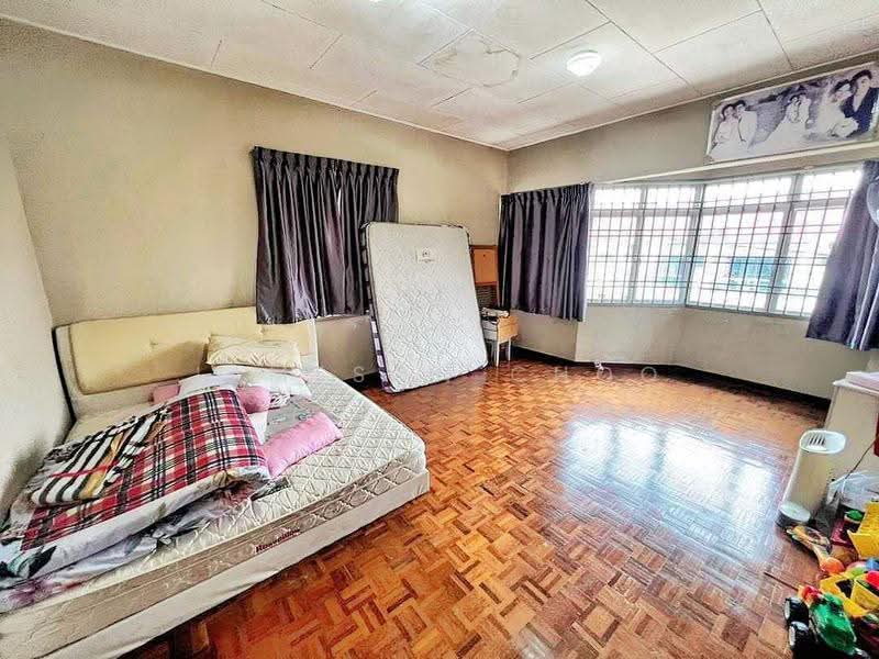 Rumah Teres 2-Tingkat untuk Dijual di Taman Flora Heights (Pasir Gudang) - Jameson Choo - Bedroom - PropertyGuru.com.my