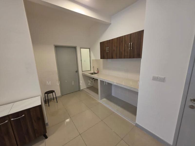 Service Residence for Sale at Savanna Executive Suite @ Southville City - Mu'izz Halim - Kitchen - PropertyGuru.com.my