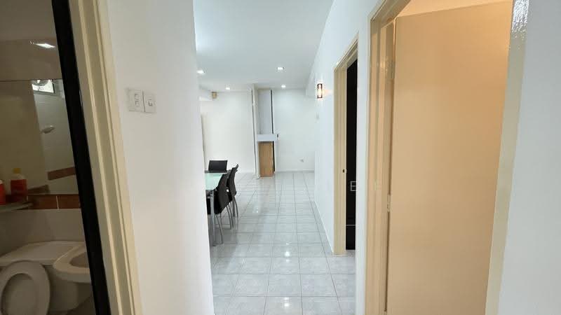 Condominium for Rent at Vistaria Condominium - Elaine Lee - Corridor - PropertyGuru.com.my
