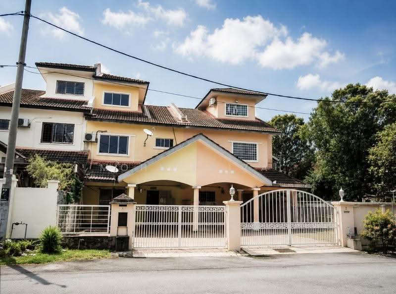 2.5-storey Terraced House for Sale in Balakong (Selangor) - Mohd Faizal - Exterior - PropertyGuru.com.my