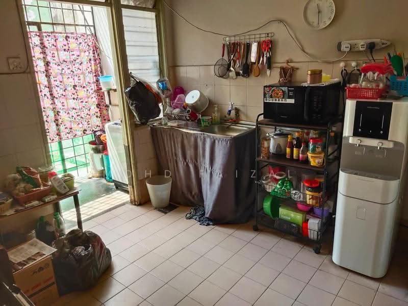 2.5-storey Terraced House for Sale in Balakong (Selangor) - Mohd Faizal - Kitchen - PropertyGuru.com.my
