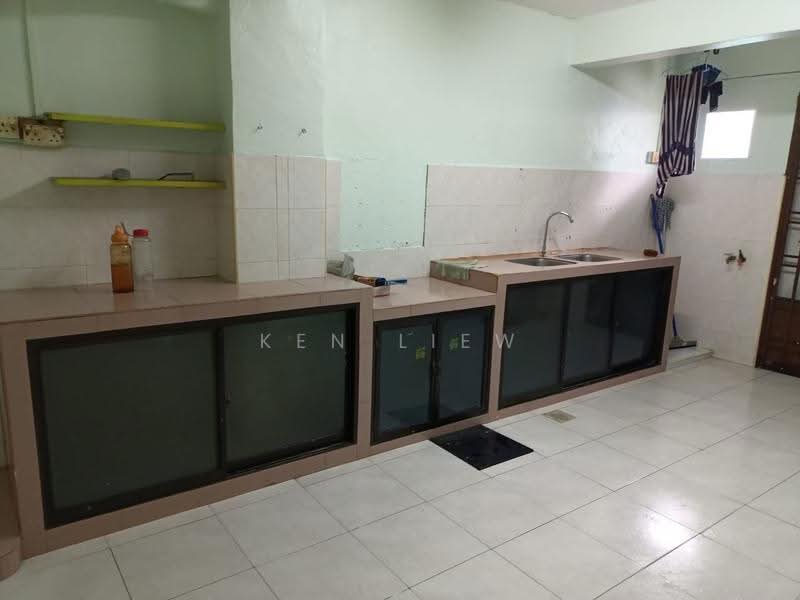 Rumah Teres 2-Tingkat untuk Dijual di Permas Jaya (Johor) - Ken Liew - Kitchen - PropertyGuru.com.my