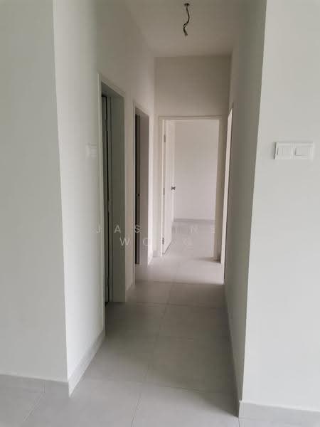 Service Residence for Sale at Majestic Maxim - Jasmine Wong - Corridor - PropertyGuru.com.my
