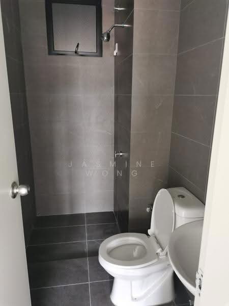 Service Residence for Sale at Majestic Maxim - Jasmine Wong - Bathroom - PropertyGuru.com.my