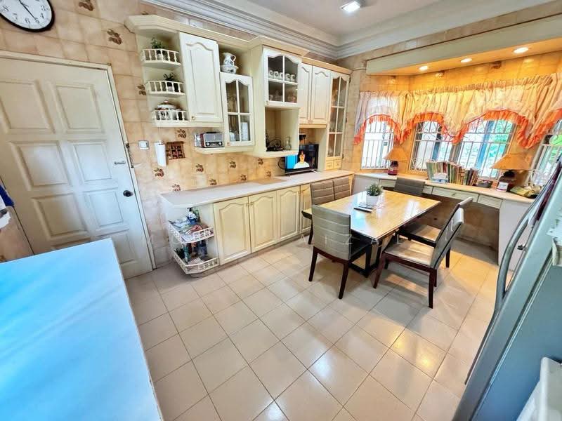 Bungalow House for Sale in Bandar Baru Bangi (Selangor) - Mohd Faizal - Kitchen - PropertyGuru.com.my