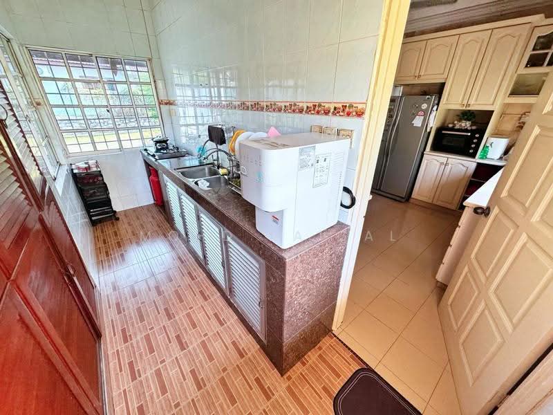 Bungalow House for Sale in Bandar Baru Bangi (Selangor) - Mohd Faizal - Kitchen - PropertyGuru.com.my