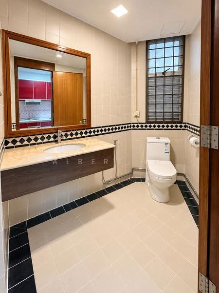 Kondominium untuk Dijual di Riana Green Condominium - Albert Ho - Bathroom - PropertyGuru.com.my