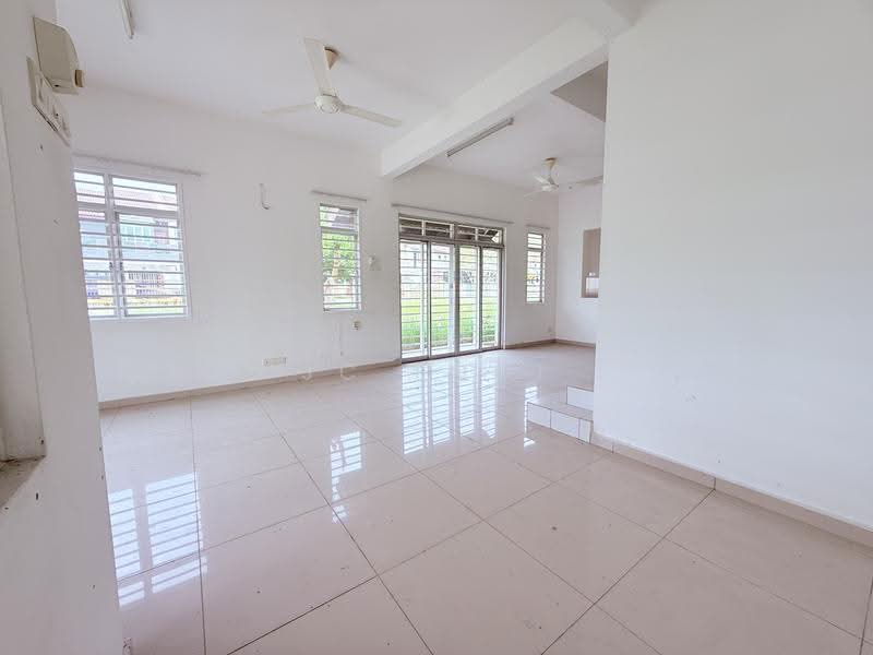 Rumah Teres 2-Tingkat untuk Disewa di Kota Emerald (Rawang) - JC Looi - Living Room - PropertyGuru.com.my