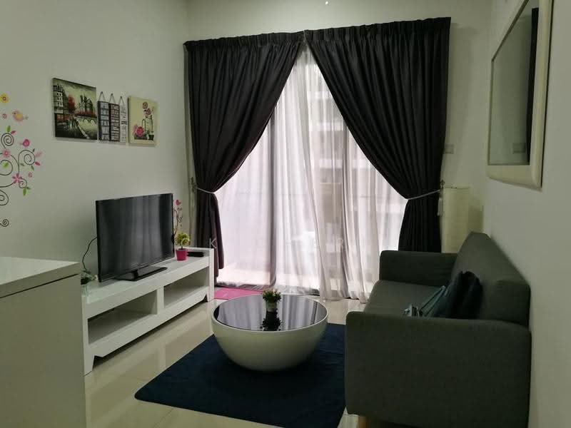 Kediaman Servis untuk Disewa di South View - CK Chern - Living Room - PropertyGuru.com.my