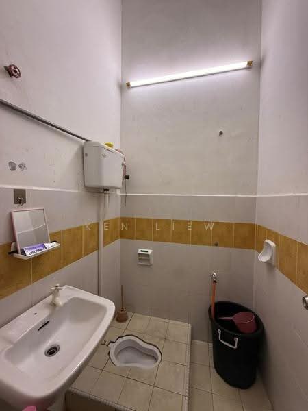 Rumah Teres 1-Tingkat untuk Dijual di Bandar Putra Kulai (Kulai) - Ken Liew - Bathroom - PropertyGuru.com.my