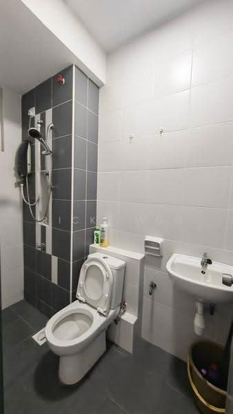 Service Residence for Sale at D'Ambience Residences (Pangsapuri Ikatan Flora) - Ricky Woo - Bathroom - PropertyGuru.com.my