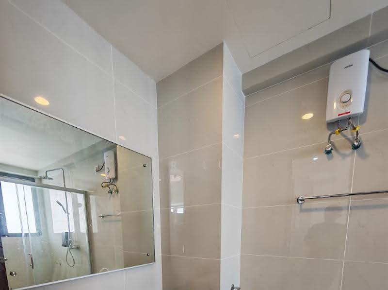 Condominium for Rent at Kings Bay @ Country Garden Danga Bay - Mr Lu - Bathroom - PropertyGuru.com.my