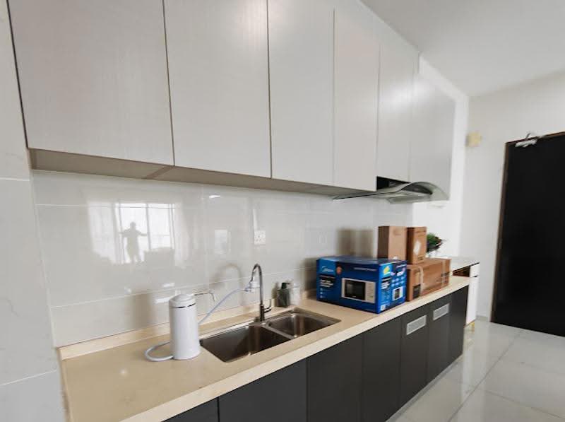 Condominium for Rent at Kings Bay @ Country Garden Danga Bay - Mr Lu - Kitchen - PropertyGuru.com.my