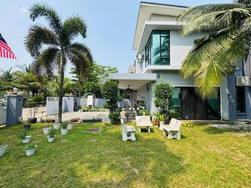 Semi-Detached House for Sale in Shah Alam (Selangor) - Nahathir Shahabudin - Exterior - PropertyGuru.com.my