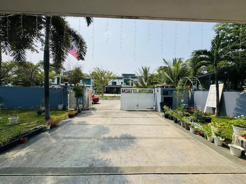 Semi-Detached House for Sale in Shah Alam (Selangor) - Nahathir Shahabudin - Exterior - PropertyGuru.com.my