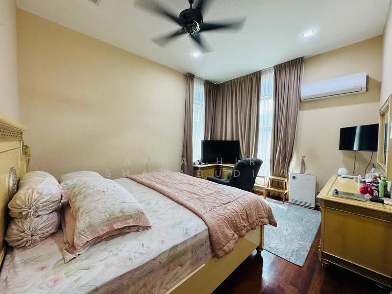 Semi-Detached House for Sale in Shah Alam (Selangor) - Nahathir Shahabudin - Bedroom - PropertyGuru.com.my