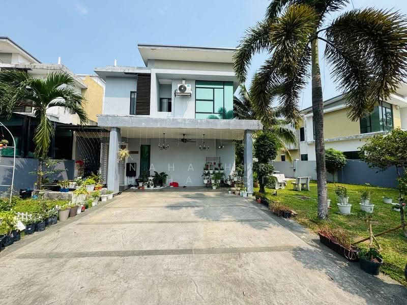 Semi-Detached House for Sale in Shah Alam (Selangor) - Nahathir Shahabudin - Exterior - PropertyGuru.com.my