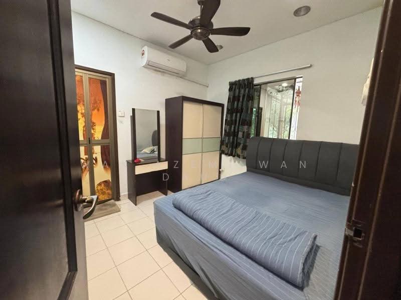 Rumah Teres 2-Tingkat untuk Disewa di Puchong (Selangor) - Wan Azemi Wan Daud - Bedroom - PropertyGuru.com.my