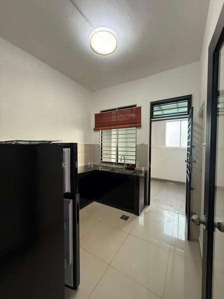 Rumah Teres 2-Tingkat untuk Disewa di Taman Adda Heights (Tebrau) - Ken Liew - Kitchen - PropertyGuru.com.my