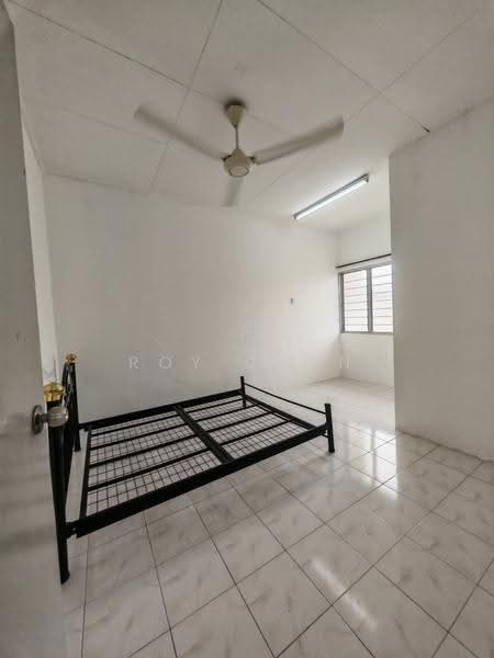 Rumah Flat untuk Disewa di Taman Seri Setanggi - Roy Chan - Bedroom - PropertyGuru.com.my