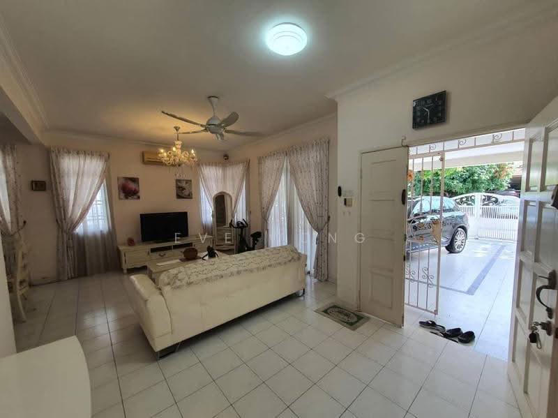 2-storey Terraced House for Sale in Setia Impian (Setia Alam) - Eve Wong - Living Room - PropertyGuru.com.my